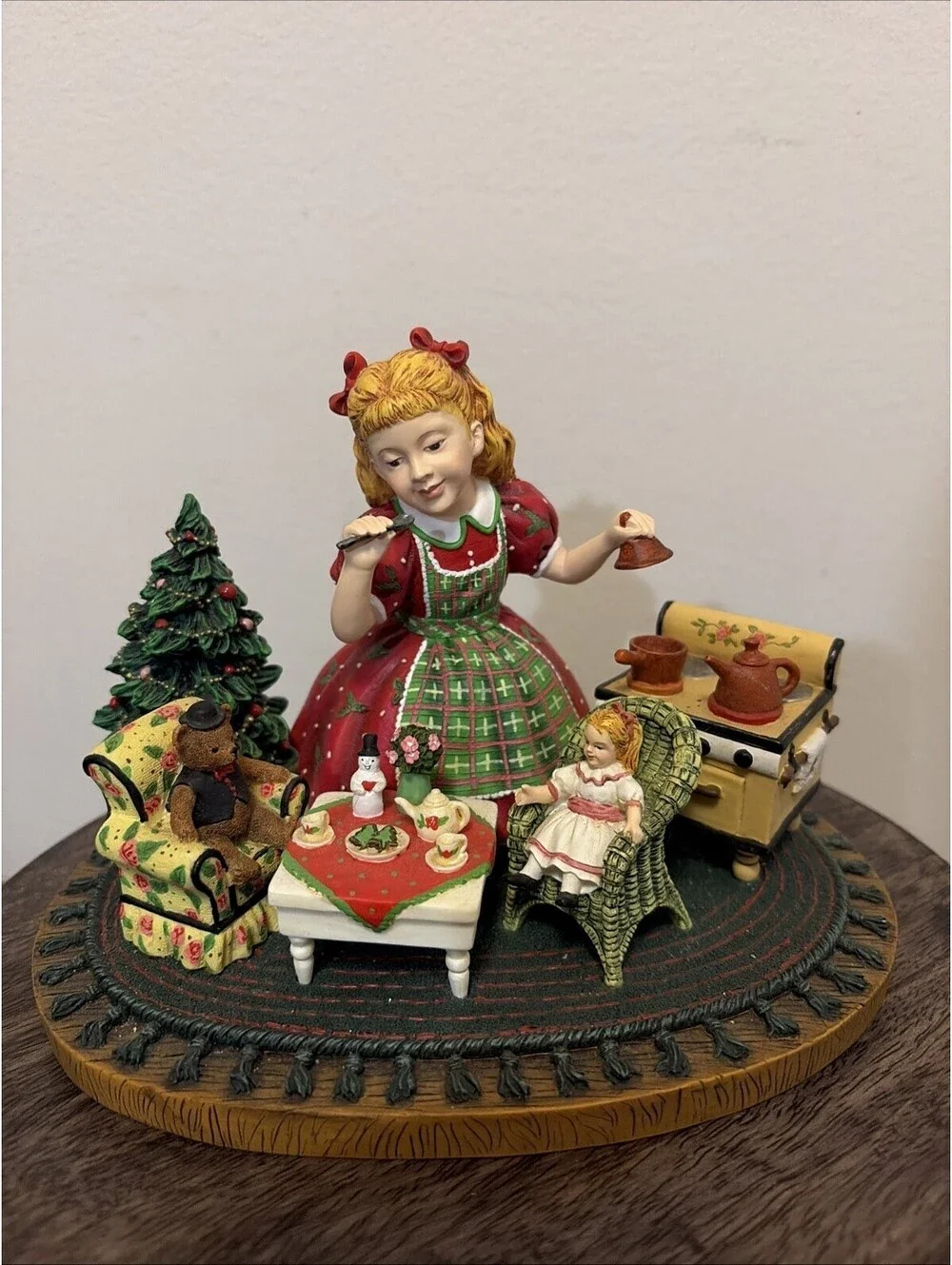 Pipka Kinder Christmas Muffy's Tea Party Figurine #668 Limited Edition 2000 🎄